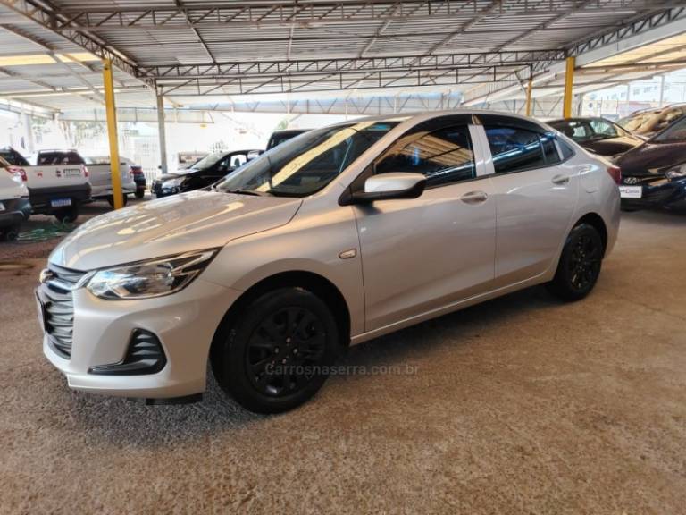 CHEVROLET - ONIX - 2020/2020 - Prata - R$ 68.900,00